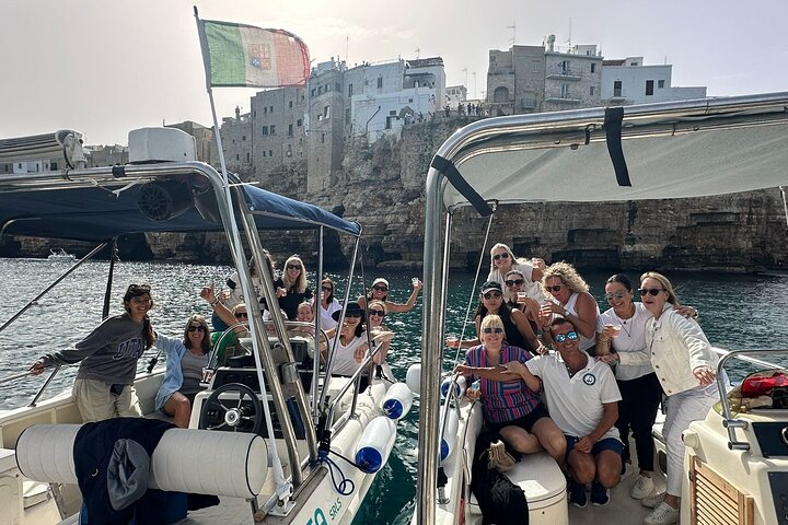 Boat trip to the Polignano a Mare caves
