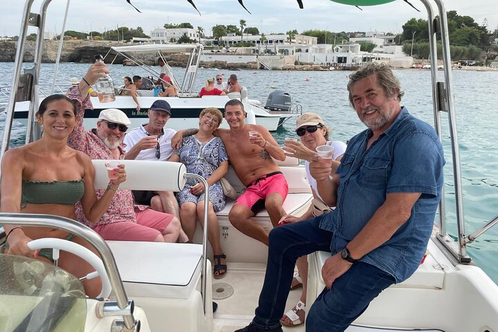 Boat trip to the Polignano a Mare caves