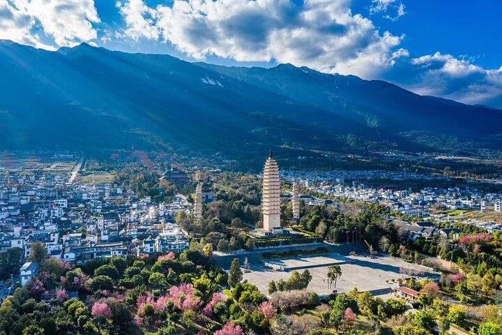 Dali Ancient City + Chongsheng Temple + Longkan (Erhai Lake)