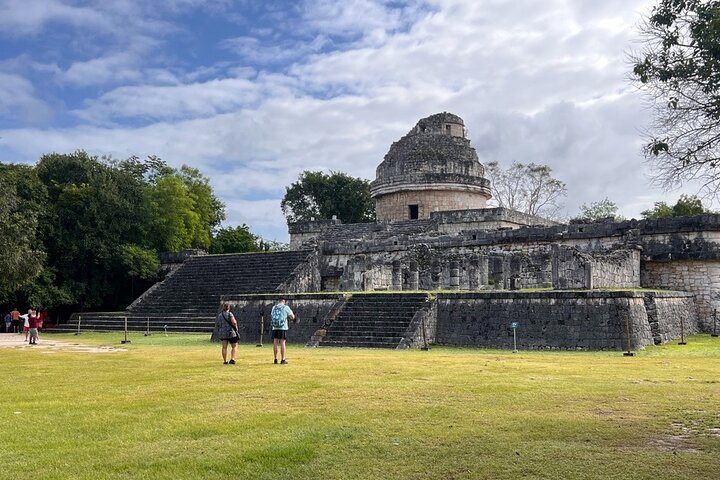 Chichen Itza Tour and 2 Cenotes from Valladolid small group