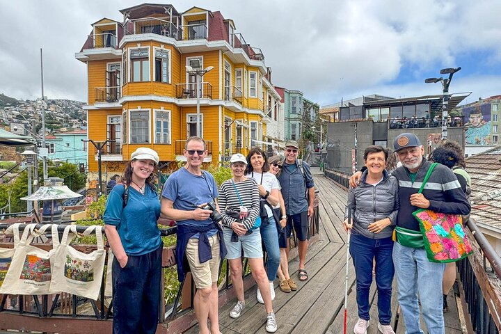 Santiago: Valparaiso, Viña del Mar & Casablanca Wine Tour