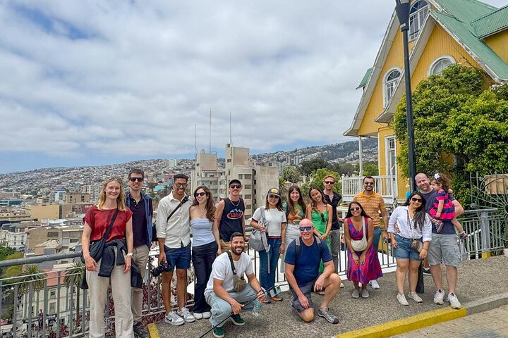 Santiago: Valparaiso, Viña del Mar & Casablanca Wine Tour