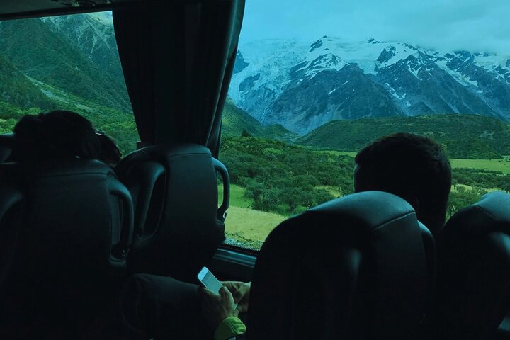 Banff: Moraine Lake and Lake Louise Shuttle | Limited Time Offer!