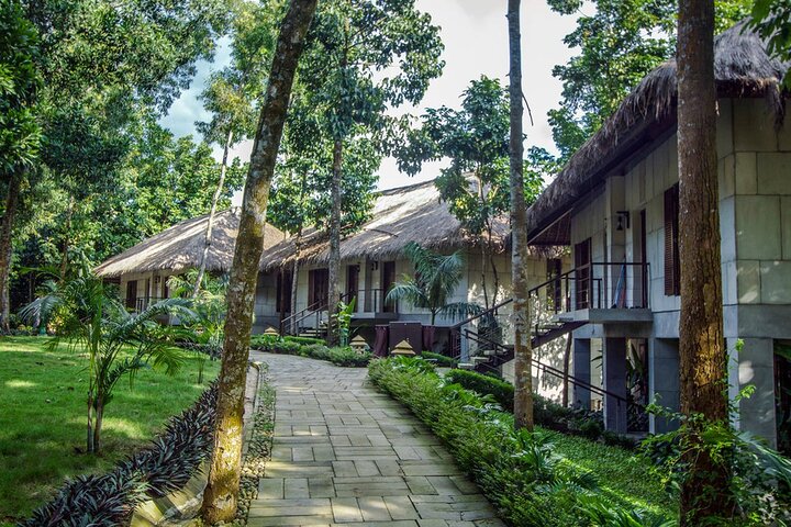 Private Luxury Escape: 2 Day Tea Gardens & Scenic Landscapes