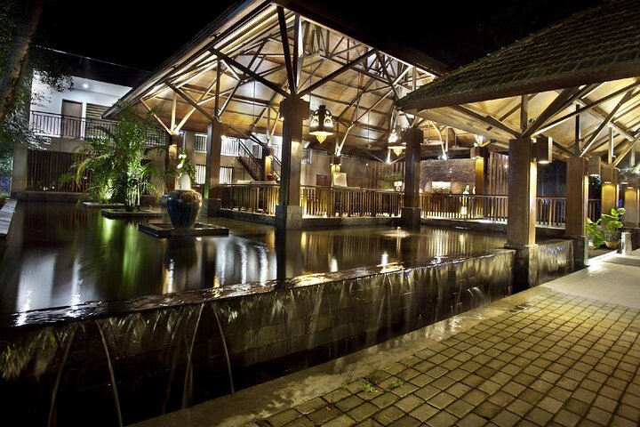 Private Luxury Escape: 2 Day Tea Gardens & Scenic Landscapes