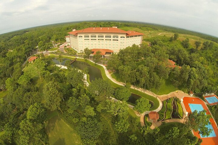 Private Luxury Escape: 2 Day Tea Gardens & Scenic Landscapes