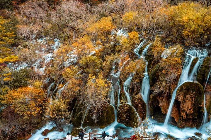 Private VIP Tour:2-Day Jiuzhaigou・Huanglong Highlights Experience