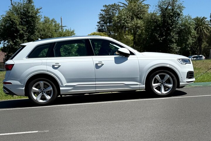 Luxury Airport Transfers & Private Car Services in Melbourne