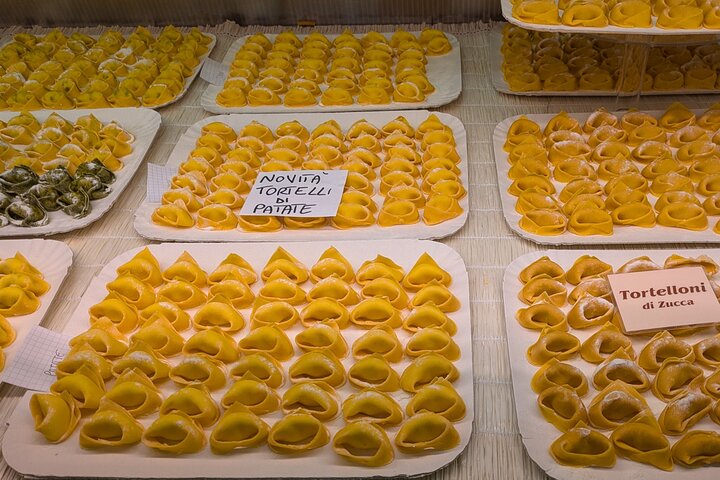 Guided Modena Sightseeing and Food Tour