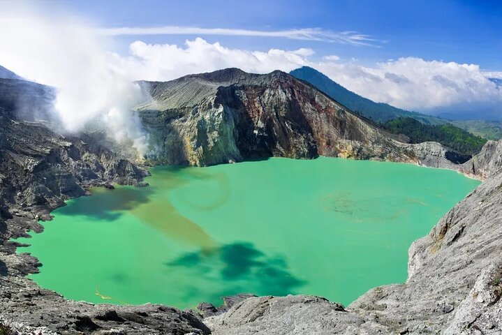 Overnight Mount Ijen Blue Fire Trek Tour From Bali (Private-All Inclusive)