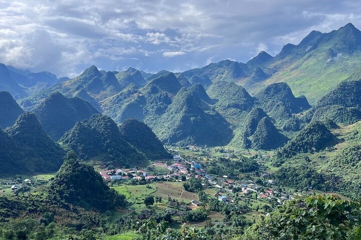 Ha Giang Loop 4 Days 3 Nights Motorbike Tour with easy Rider