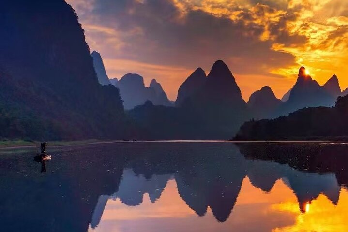 Li River cruise & Yangshuo countryside private day tour