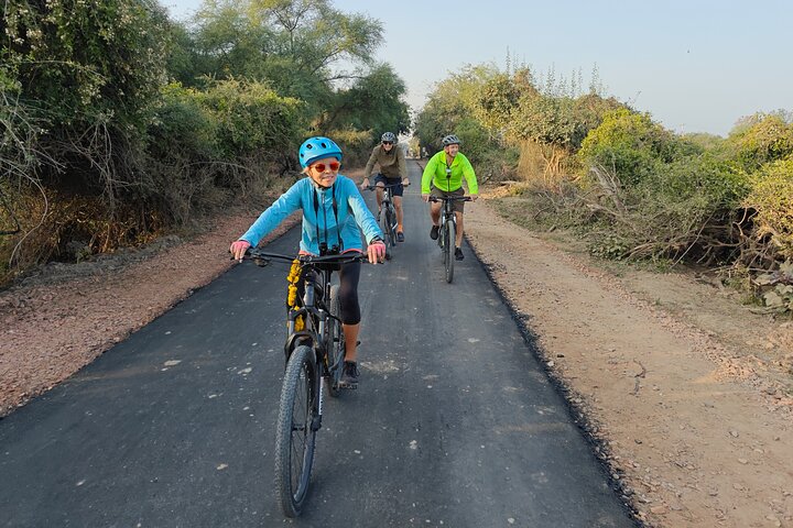 Udaipur Countryside Biking excursion