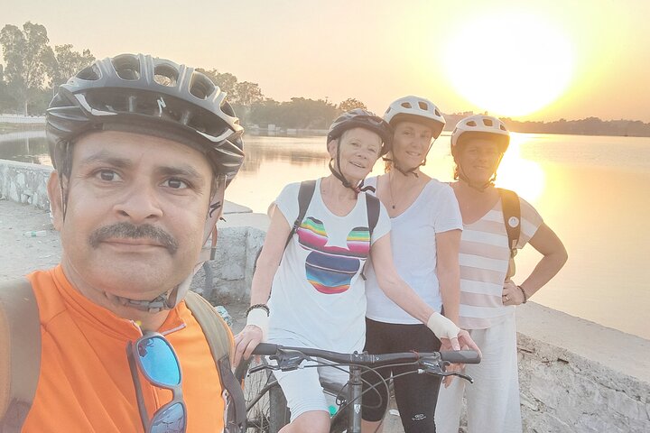Udaipur Countryside Biking excursion