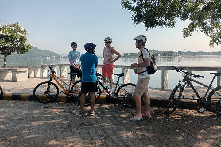 Udaipur Countryside Biking excursion