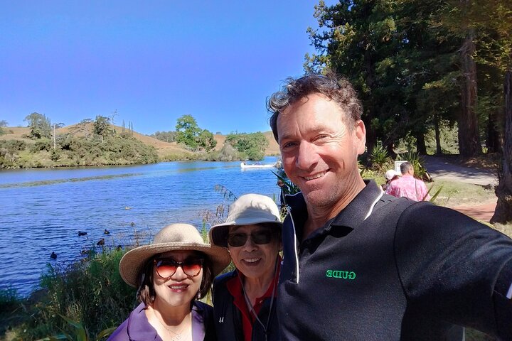 Hobbiton movie set tour and a lot more beautiful NZ sights