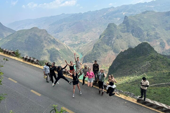 3 Days Deluxe Ha Giang Loop by Car - Private Stay Resort 4*