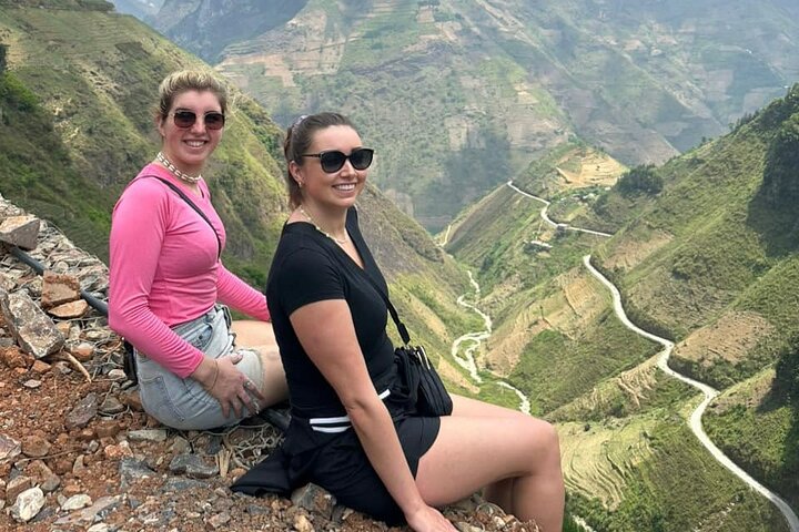 3 Days Deluxe Ha Giang Loop by Car - Private Stay Resort 4*