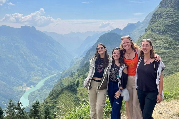 3 Days Deluxe Ha Giang Loop by Car - Private Stay Resort 4*