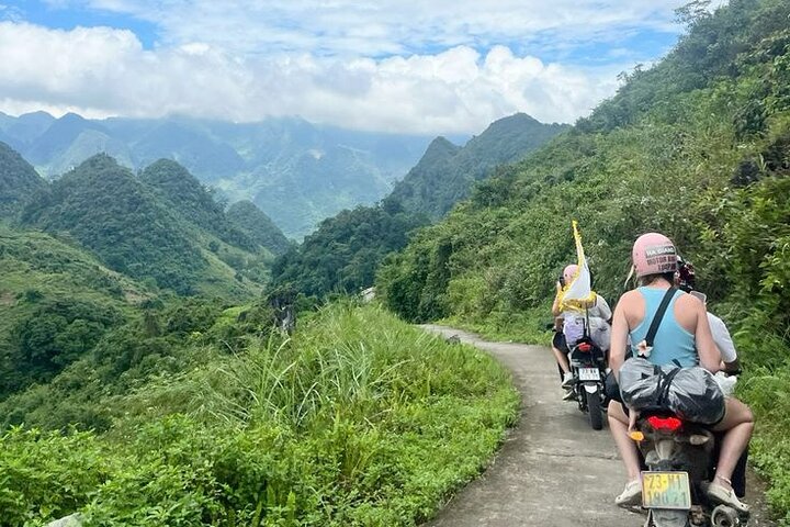 3 Days Private Deluxe Ha Giang Loop Motorbike - Stay Resort 4*