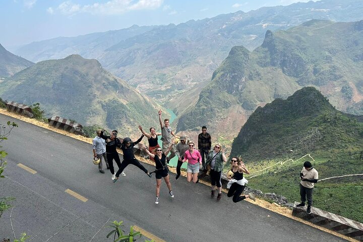 3 Days Private Deluxe Ha Giang Loop Motorbike - Stay Resort 4*