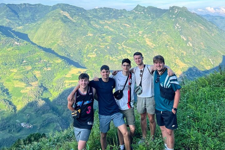 3 Days Private Deluxe Ha Giang Loop Motorbike - Stay Resort 4*