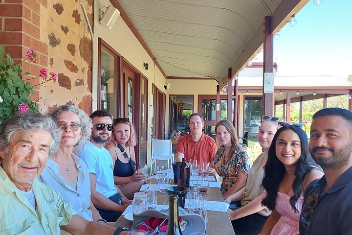 Experience Hahndorf & Barossa: Gourmet lunch, Wine, Beer & Treats