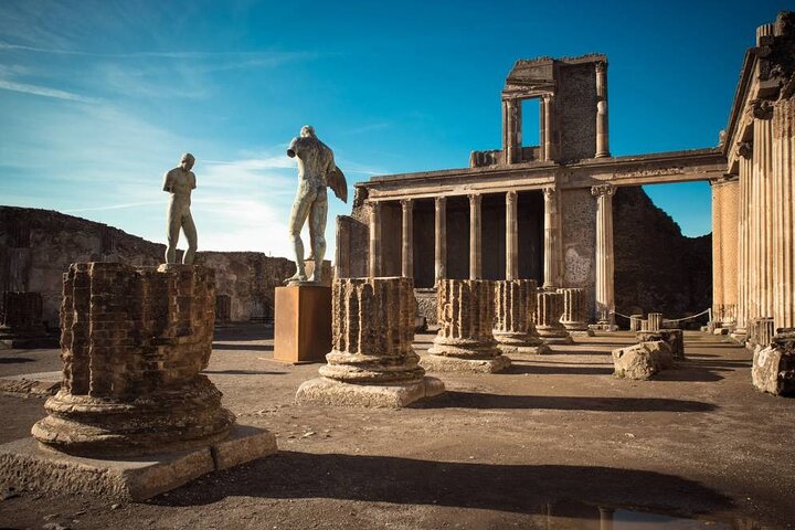 Pompeii and Herculaneum Small-Group with an Expert Archaeologist