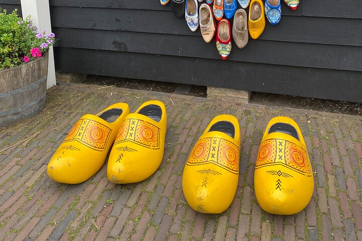 Private Taxi Transfer from Zaanse Schans Windmills to Amsterdam