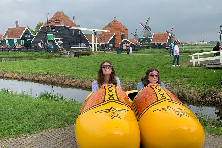 Private Taxi Transfer from Zaanse Schans Windmills to Amsterdam