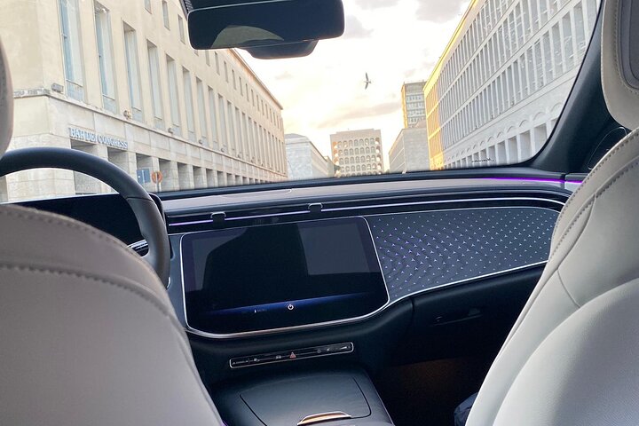 Luxury Private day Transfer from Malpensa Airport to Milan center