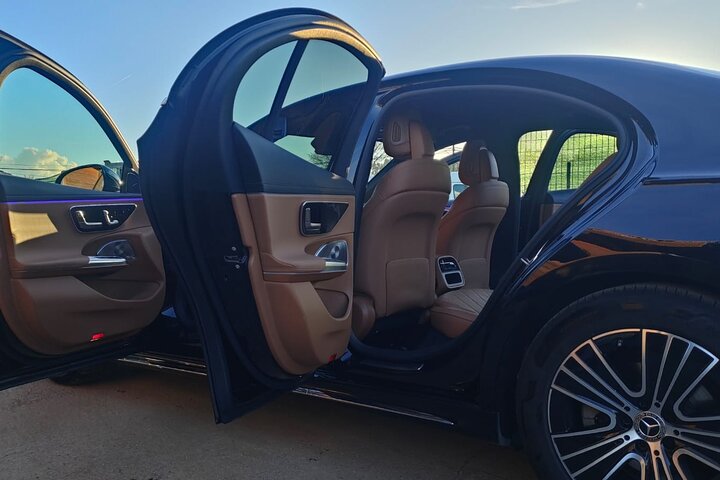 Luxury Private day Transfer from Malpensa Airport to Milan center