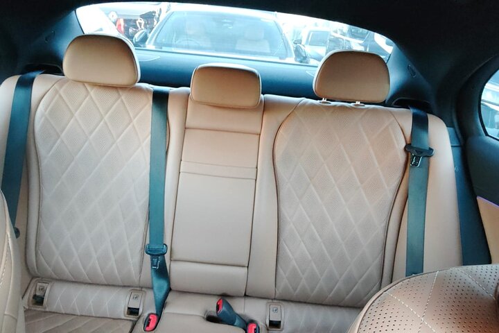 Luxury Private day Transfer from Malpensa Airport to Milan center