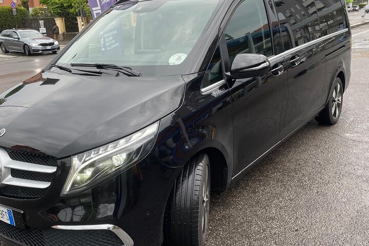 Luxury Private day Transfer from Malpensa Airport to Milan center