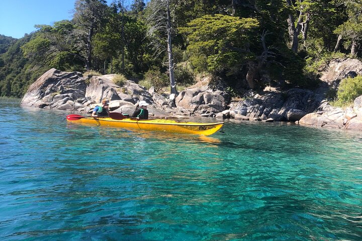 Guided Half Day Kayak Tour with Picnic in Villa la Angostura