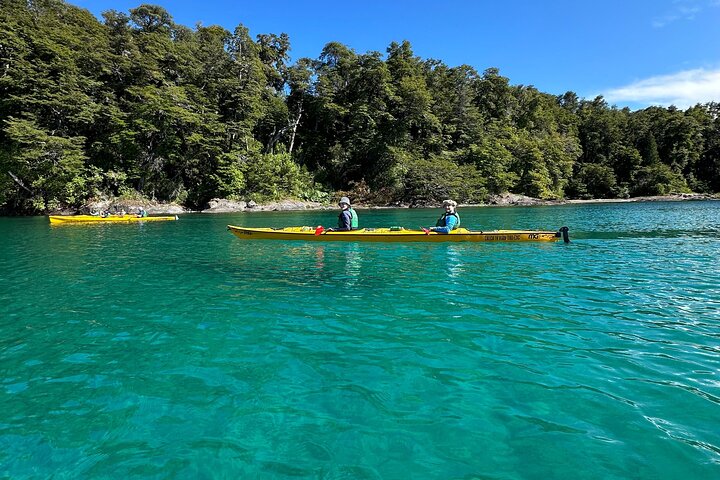 Guided Half Day Kayak Tour with Picnic in Villa la Angostura