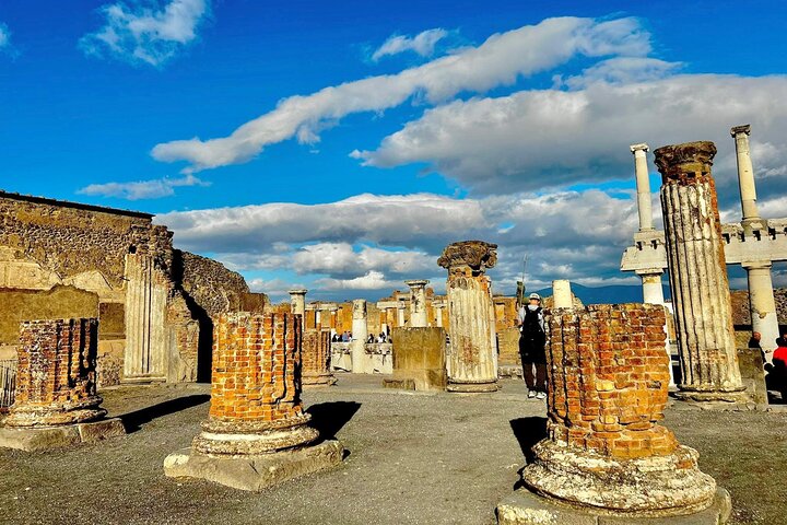 Pompeii and Herculaneum Small-Group with an Expert Archaeologist