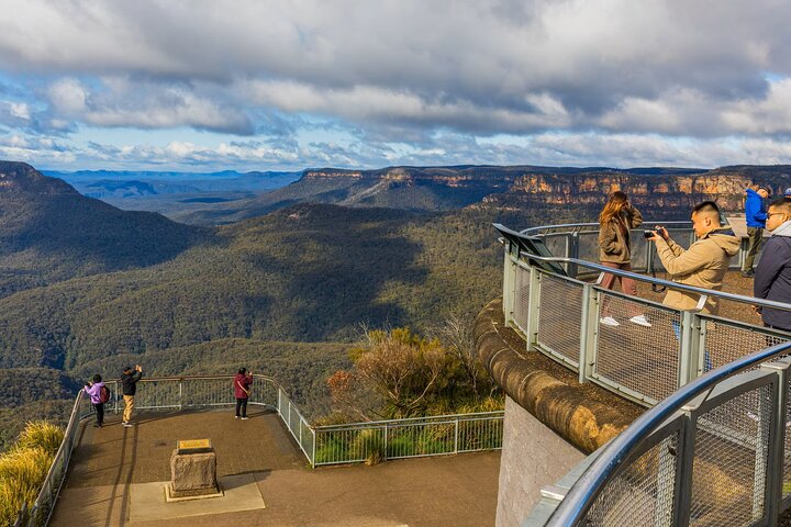 PRIVATE Blue Mountains Scenic World Wentworth Falls & Cruise Tour