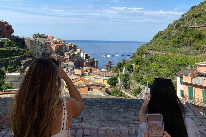 Cinque Terre PrivateTour by van from Lucca, Pisa or LaSpezia Port