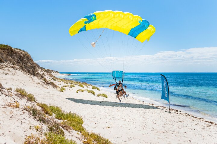 Rottnest Skydive + Fremantle Ferry Package