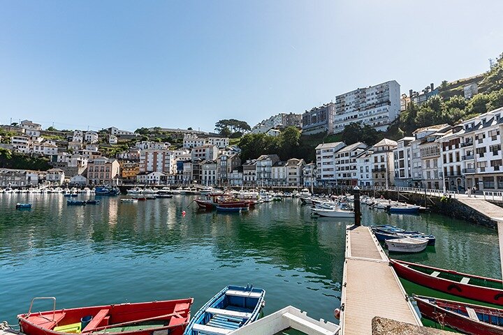 Day trip to Luarca, Cudillero and Avilés from Oviedo and Gijón