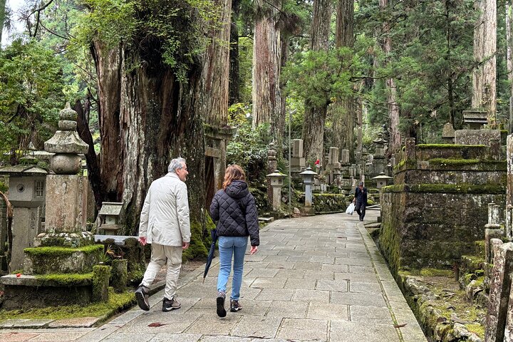 Koyasan: Must-See Okuno-in Cemetery 2-Hour Guided Tour