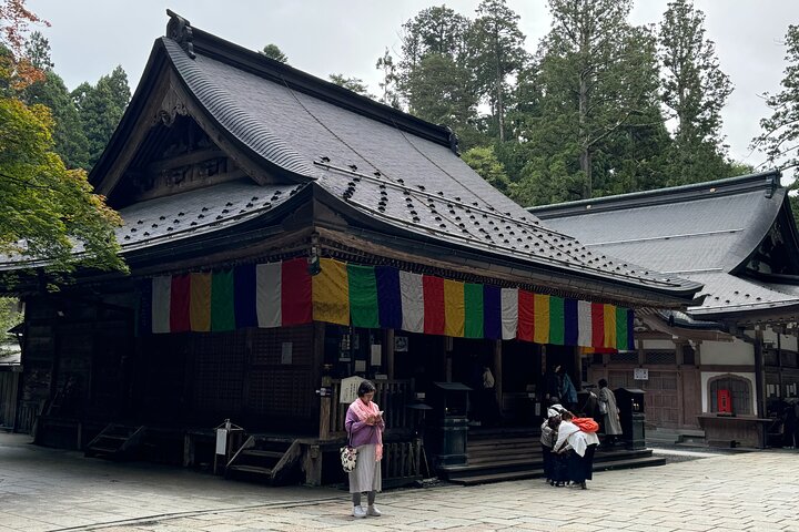 Koyasan: Must-See Okuno-in Cemetery 2-Hour Guided Tour