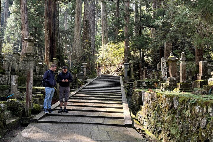Koyasan: Must-See Okuno-in Cemetery 2-Hour Guided Tour