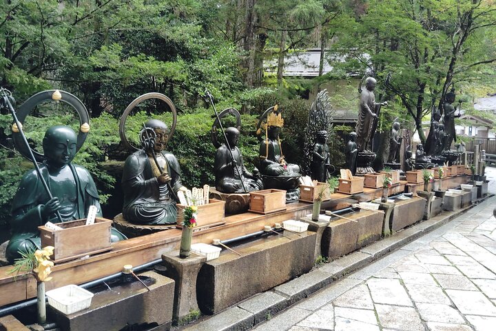 Koyasan: Must-See Okuno-in Cemetery 2-Hour Guided Tour
