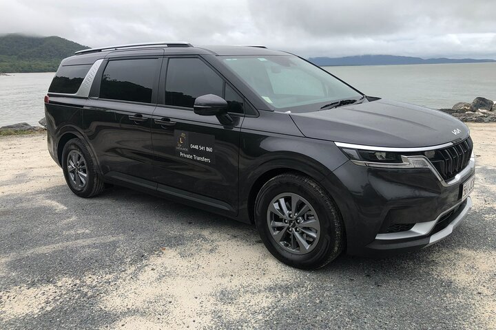 Cairns Airport to Port Douglas Private Transfer 1-7 Pax