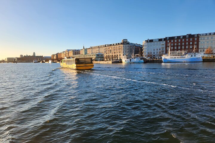 Walk & Canal Tour: Copenhagen Highlights + Changing of the Guards