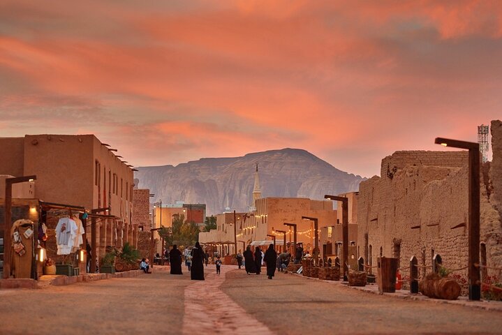 AlUla City Tour–5 Attractions with Pickup& Drop Off-Hotel/Airport