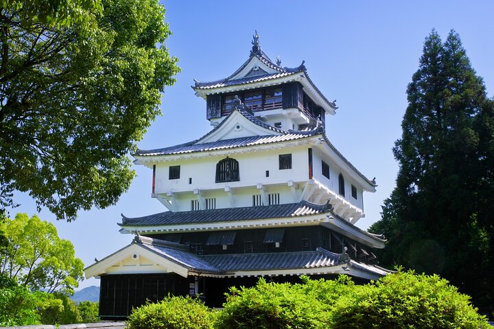 Kintai Kyo Bridge and Iwakuni Castle with Local Guide