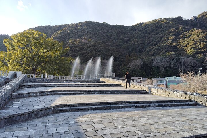 Kintai Kyo Bridge and Iwakuni Castle with Local Guide